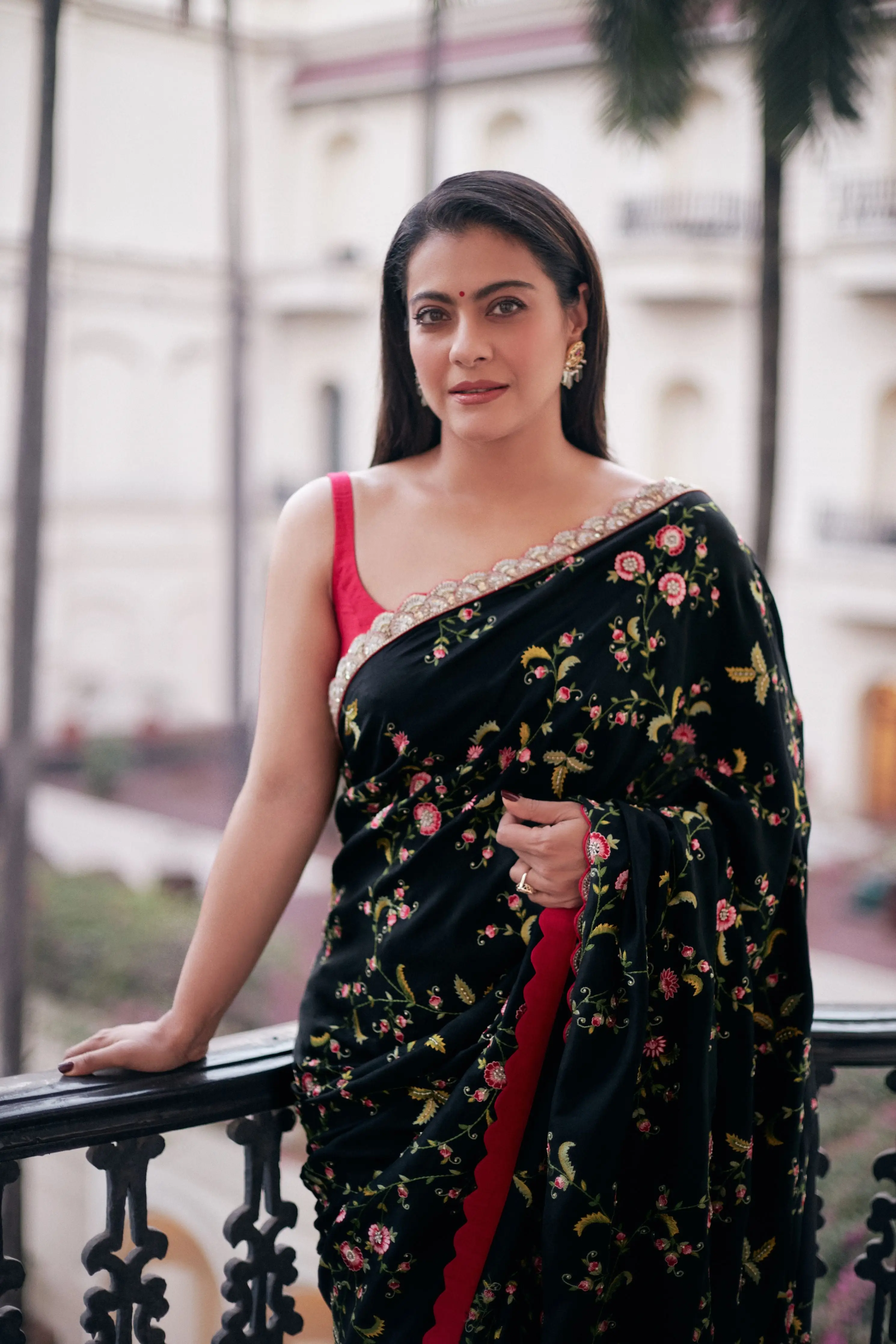 Kajol Devgan Photos In Black Saree Red Blouse